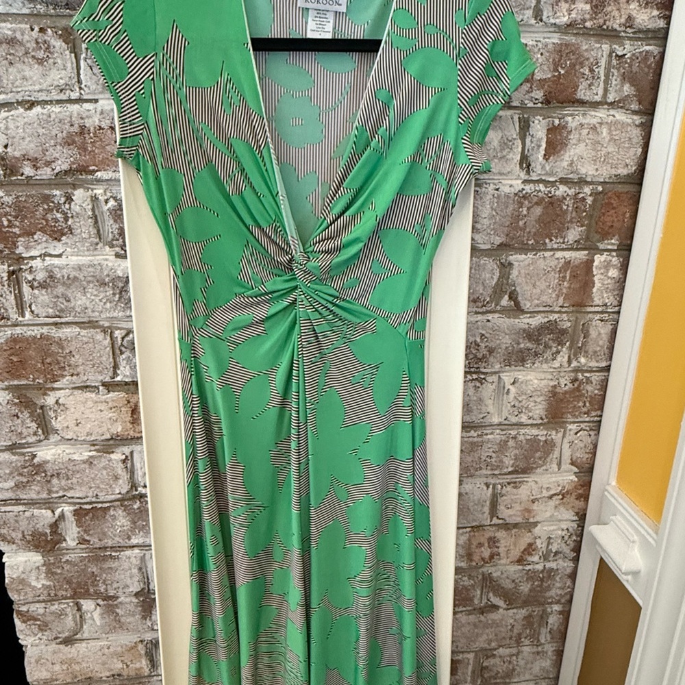 Knee lengthy comfy dress by Kokomo
